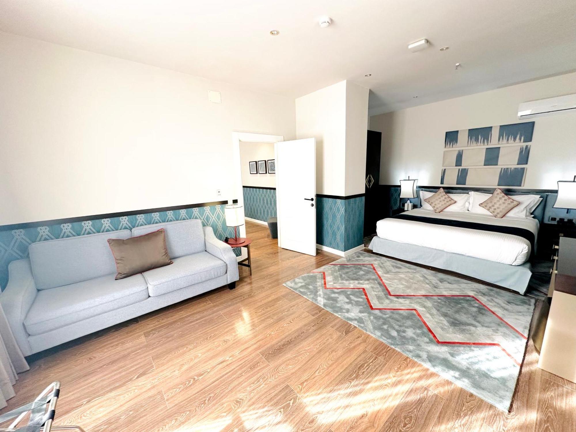 Somerset City Centre Atyraū Dış mekan fotoğraf